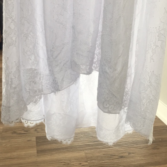 White wedding dress ✨ - Picture 7 of 7